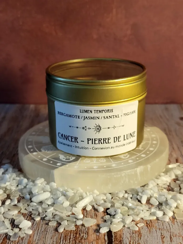 Bougie Astrologique Cancer – Pierre de Lune • Douceur, Intuition & Apaisement (70 grammes / ~18 heures de combustion)