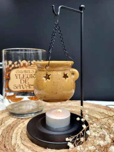 Bruleur à fondant parfumé - chaudron étoilé suspendu ocre